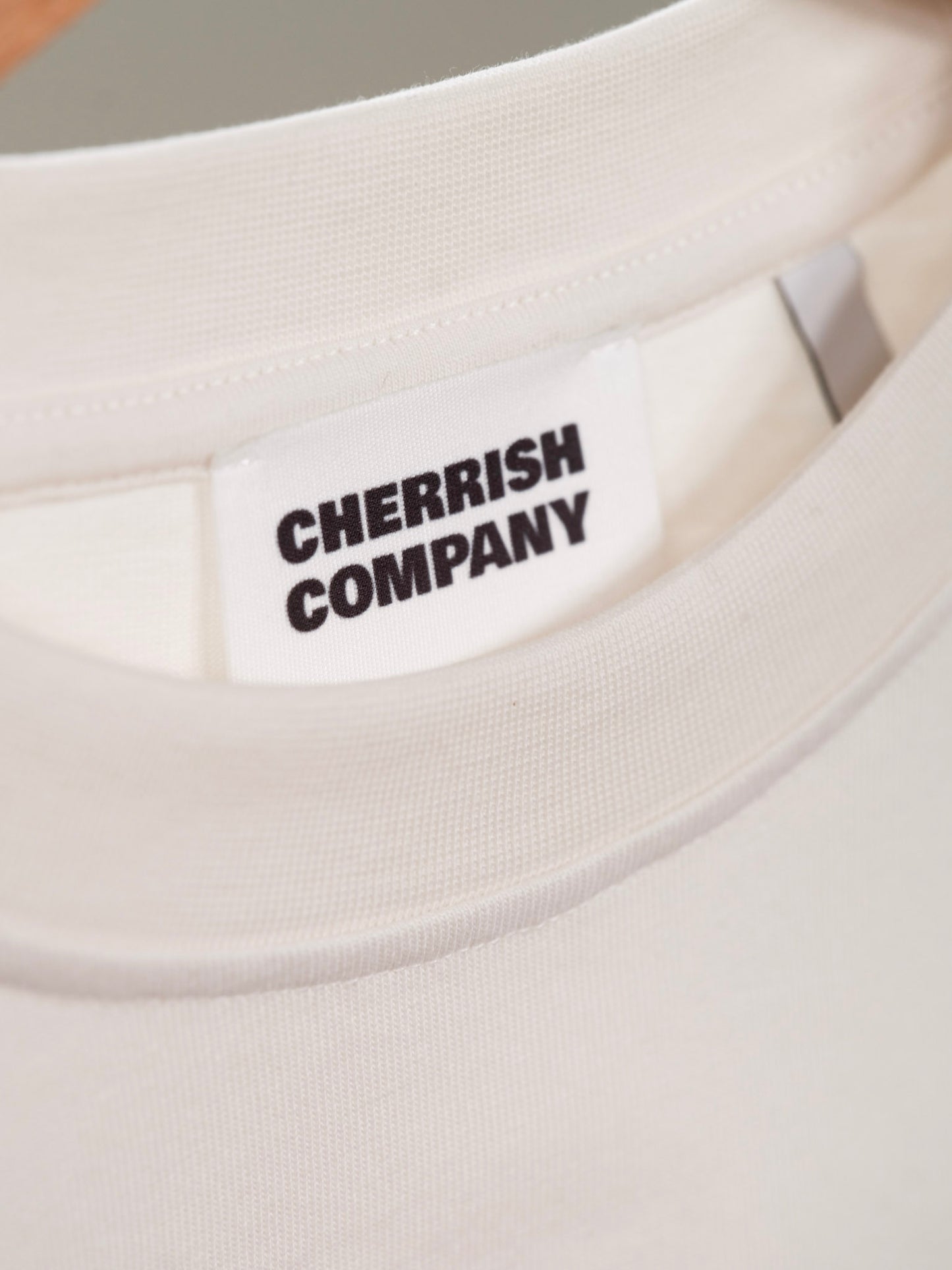 Locæl Cafe - Vintage White T-shirt - 240 GSM